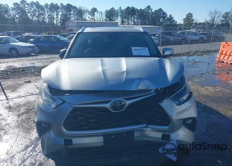 2021 Toyota Highlander Xle z USA, uszkodzony, nr VIN 5TDGZRBH6MS544078
